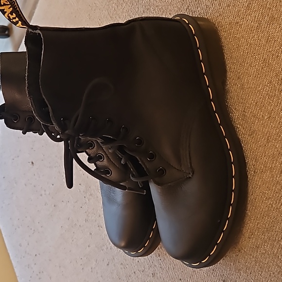 Dr Martens Boots Womens Size 8 Us 1460 Pascal Virginia Leather Black Beautiful - Picture 9 of 12